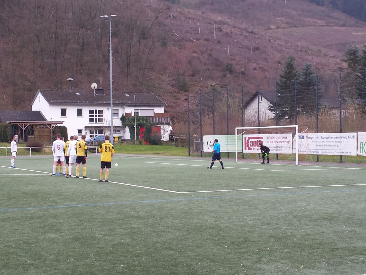 Christian Rath beim Foulelfmeter zum 1:1